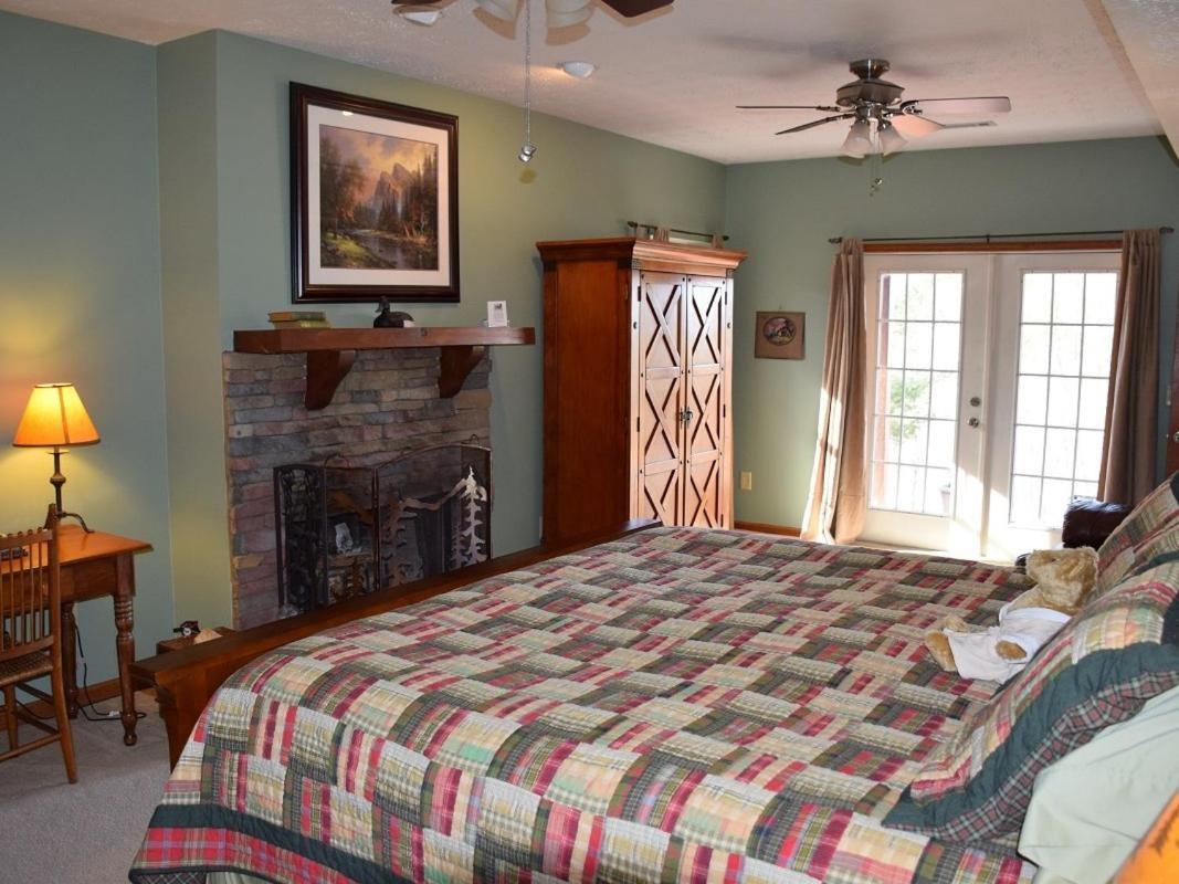 Long Mountain Lodge Bed & Breakfast Dahlonega Quarto foto